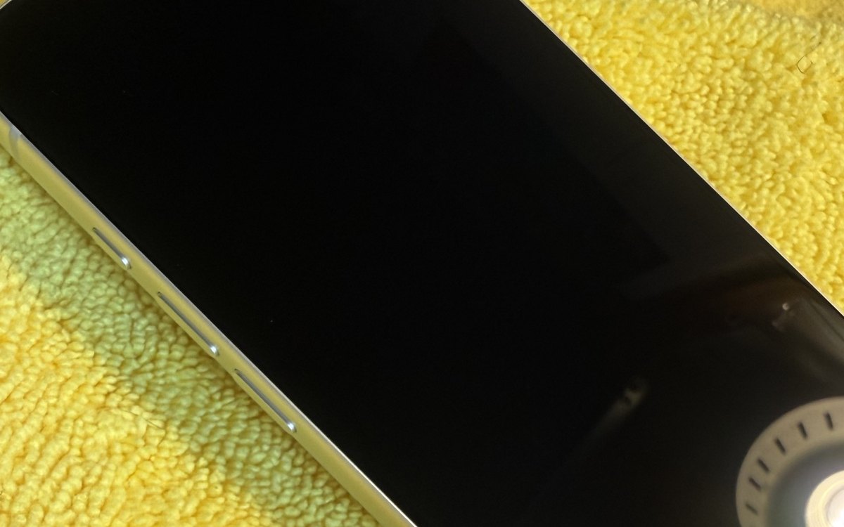 ガラスコーティング施工後のスマートフォン画面